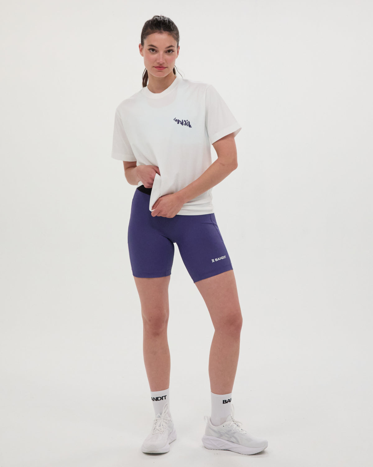 Rib crew neckline