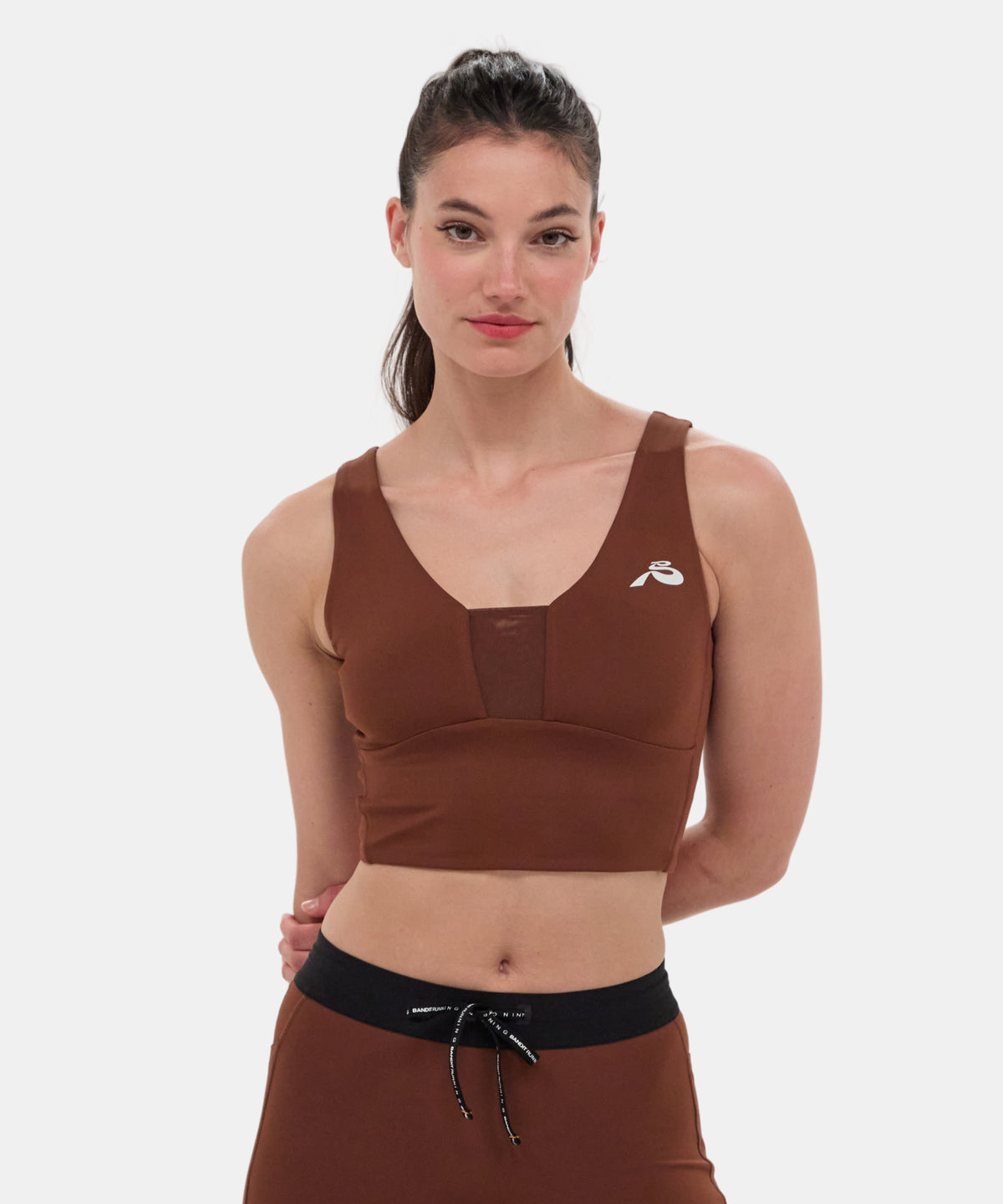 Stamina™ Vela Race Crop - Coffee Bean