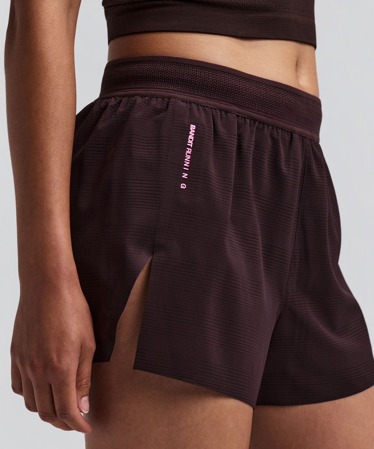 Women's CoolGrid™ 3" Split Shorts - Espresso