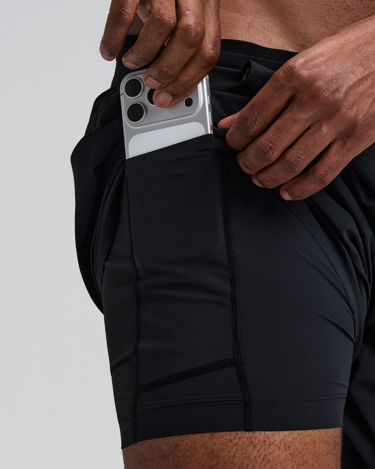 Men's Vento™ 5" Run Short - Black